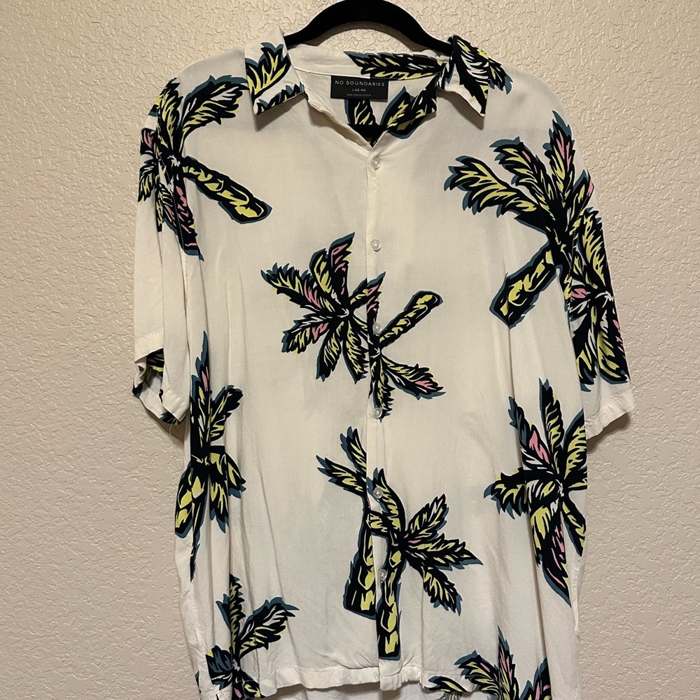 Large Tropical Pattern Button-Down - Picture 2 of 3